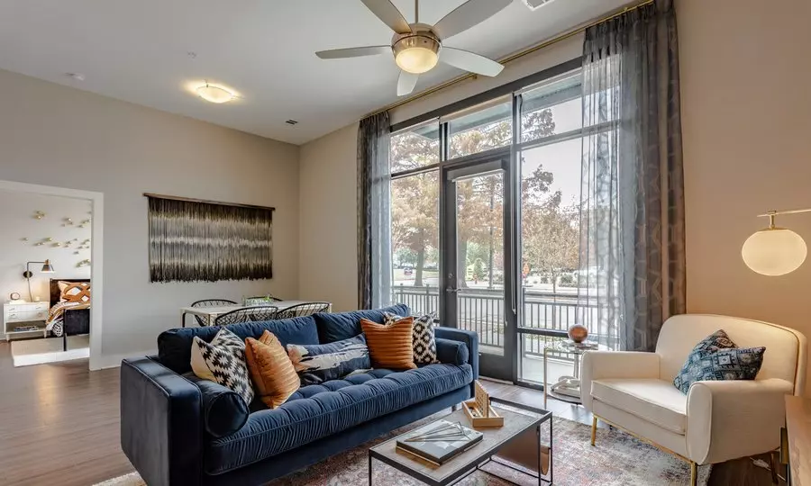 15256 Quorum Drive, Addison, TX 75001 photo 3
