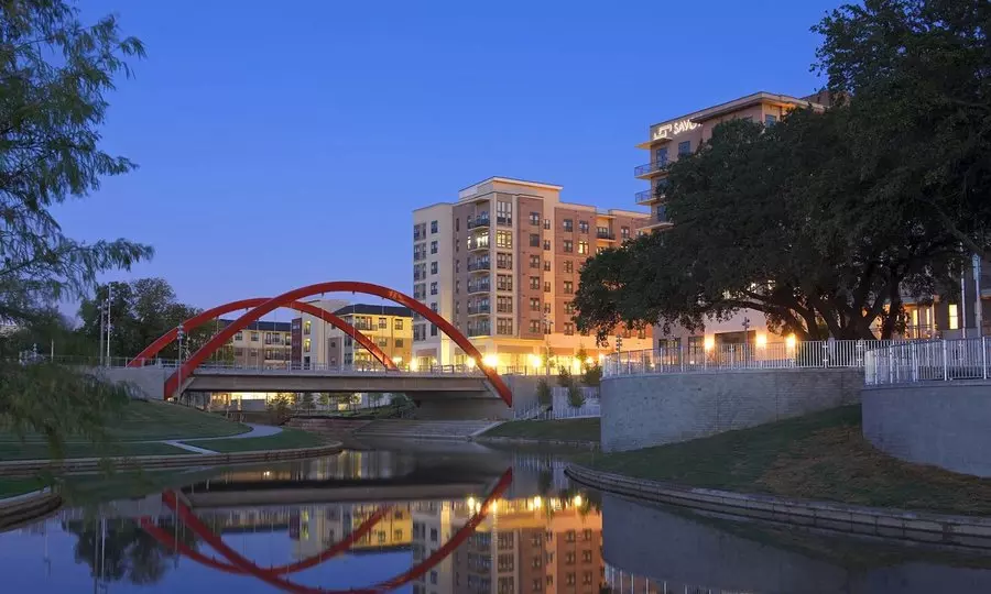 3876 Ponte Avenue, Addison, TX 75001 photo 3