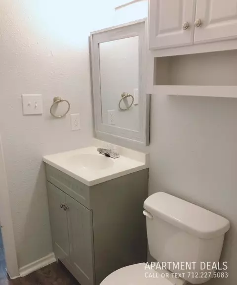 1607 West South Street, Alvin, TX 77511 photo 5
