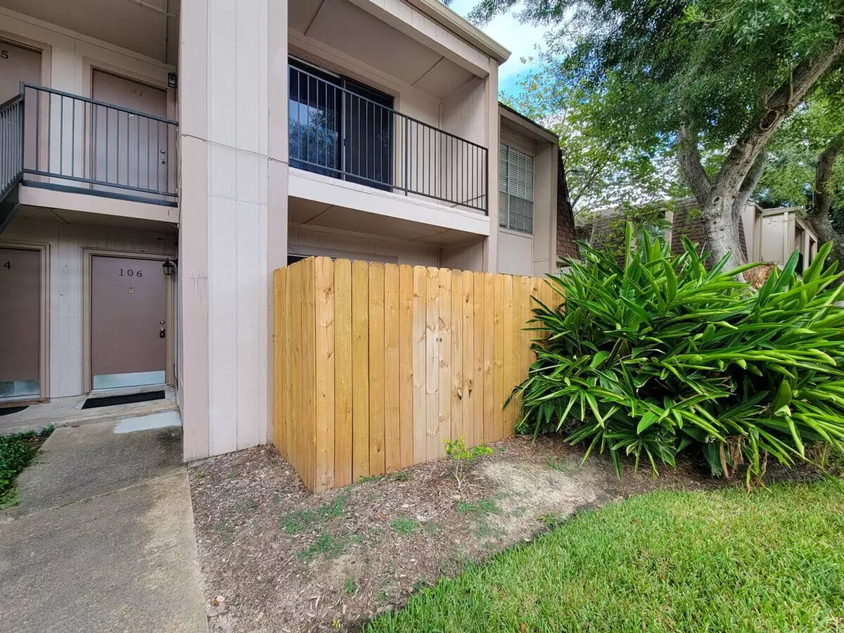 1 Bedroom For Rent! Unit 101 photo 3