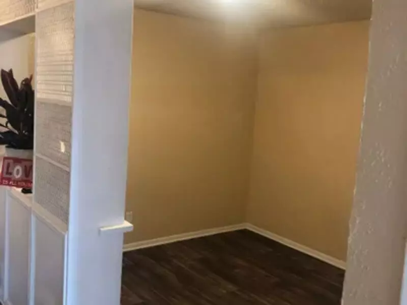 Regency Apartments photo 2