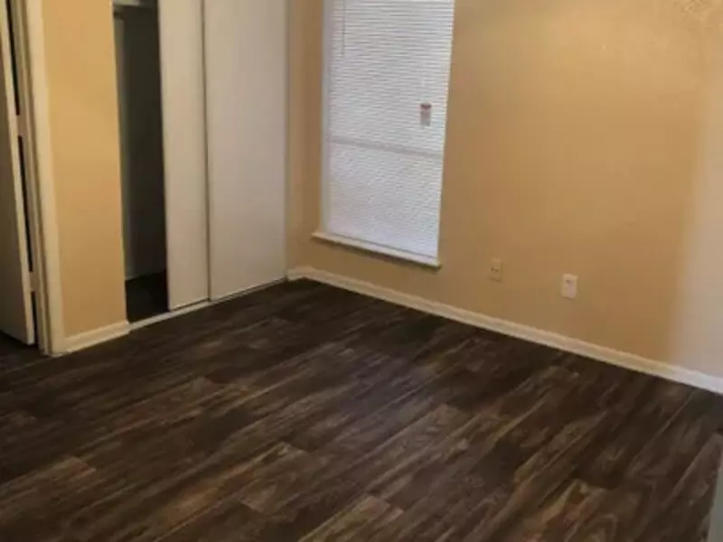 Regency Apartments photo 3