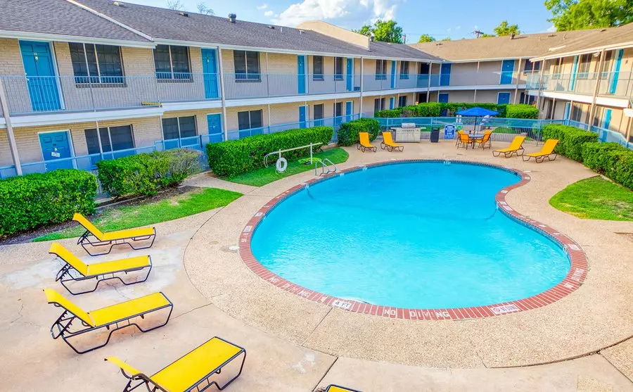 1026 East 45th Street, Austin, TX 78751 photo 2