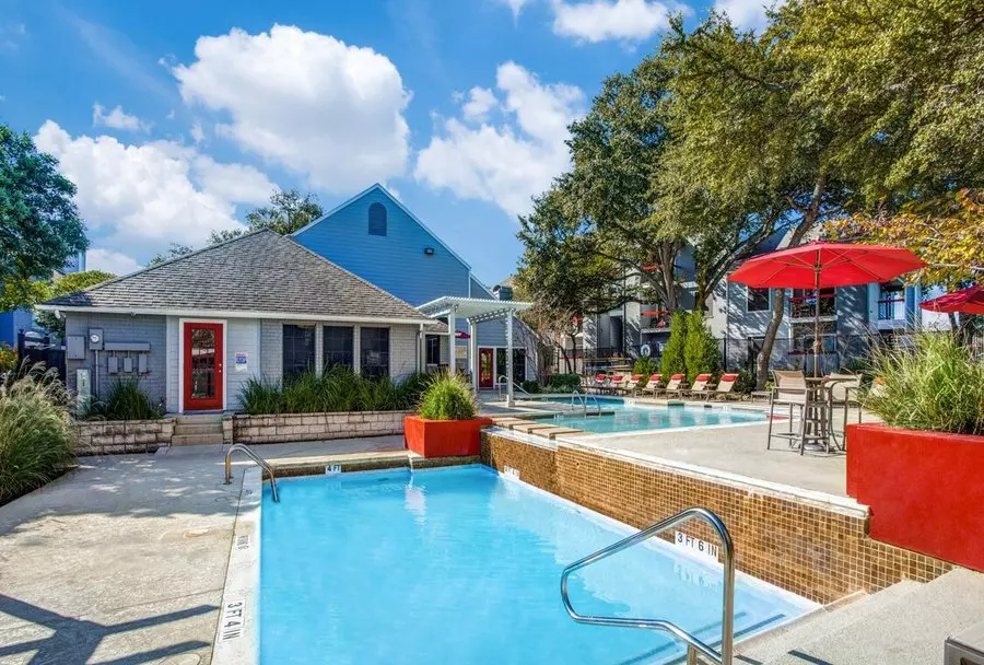 1076 Mearns Meadow Boulevard, Austin, TX 78758 photo 4