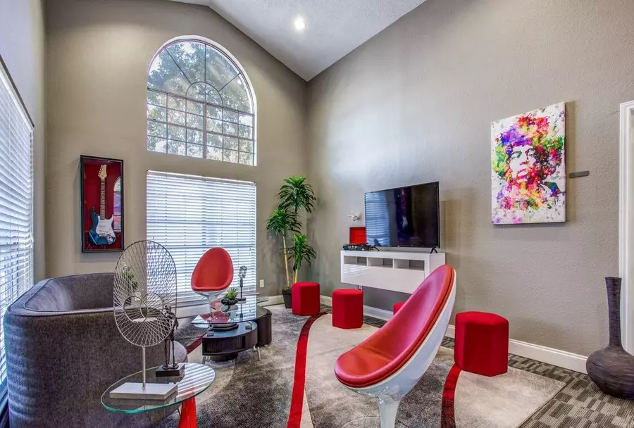 1076 Mearns Meadow Boulevard, Austin, TX 78758 photo 3
