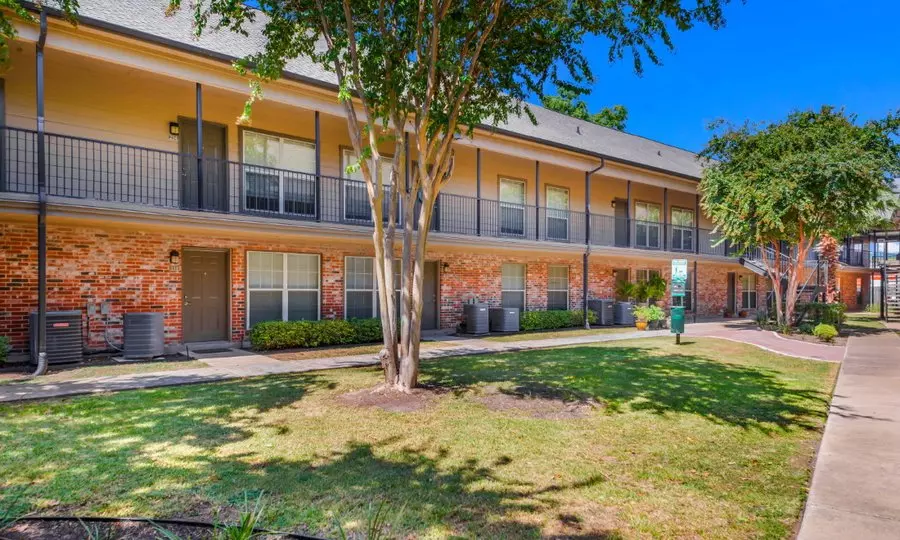 1106 Westmoor Drive, Austin, TX 78723 photo 3
