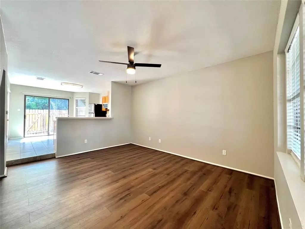 11901 E Swearingen Dr E photo 4