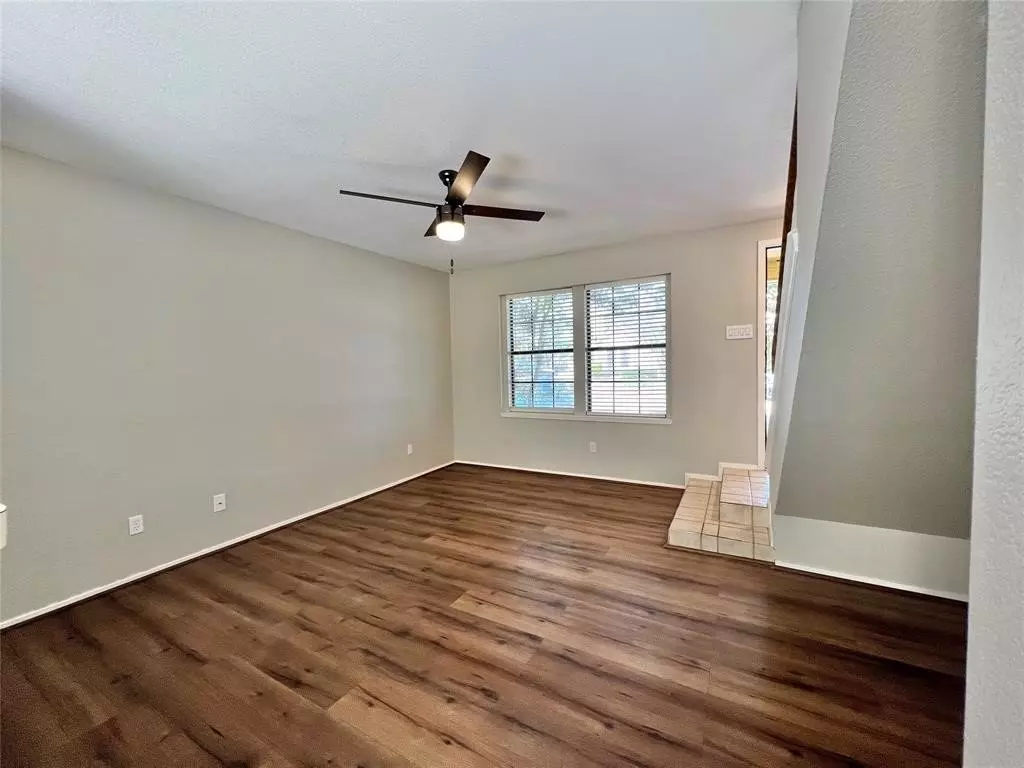 11901 E Swearingen Dr E photo 3