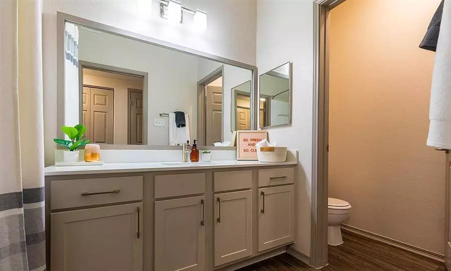 13407 Metric Boulevard, Austin, TX 78727 photo 2