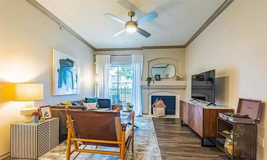13407 Metric Boulevard, Austin, TX 78727 photo 3