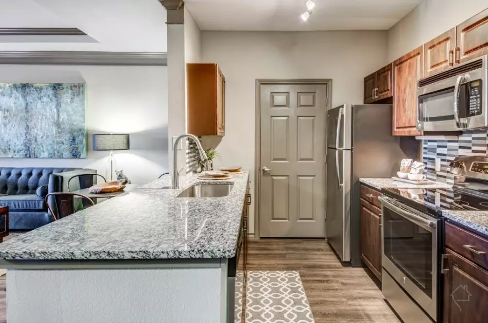 13813 N Mopac Expy photo 2
