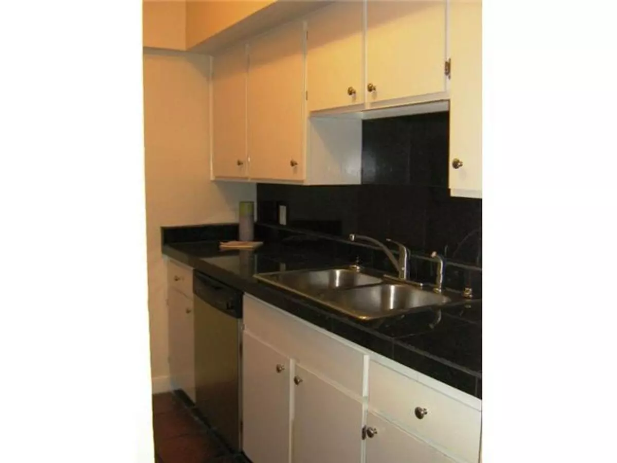 1509  W 39th 1/2 ST photo 2