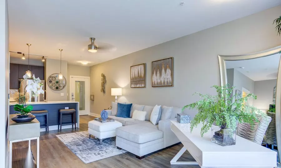 1624 East Riverside Drive, Austin, TX 78741 photo 2