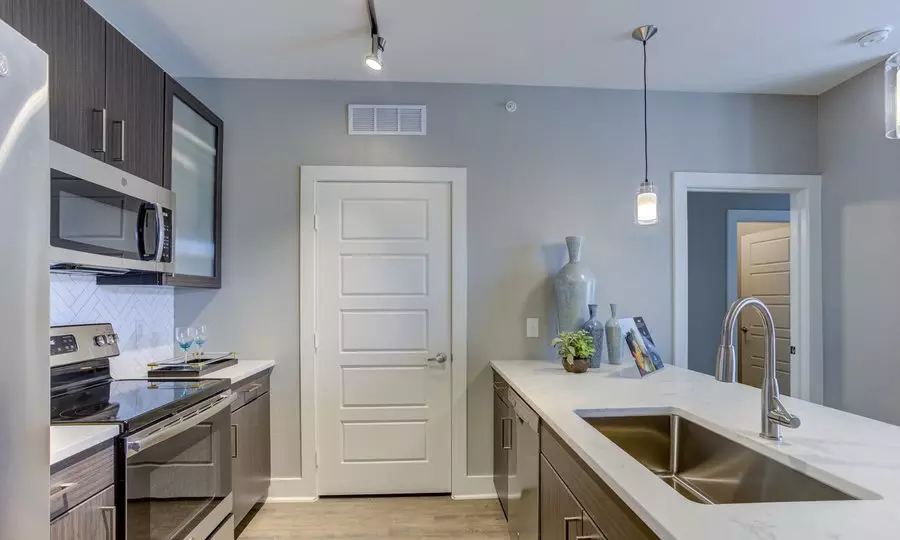 1624 East Riverside Drive, Austin, TX 78741 photo 5