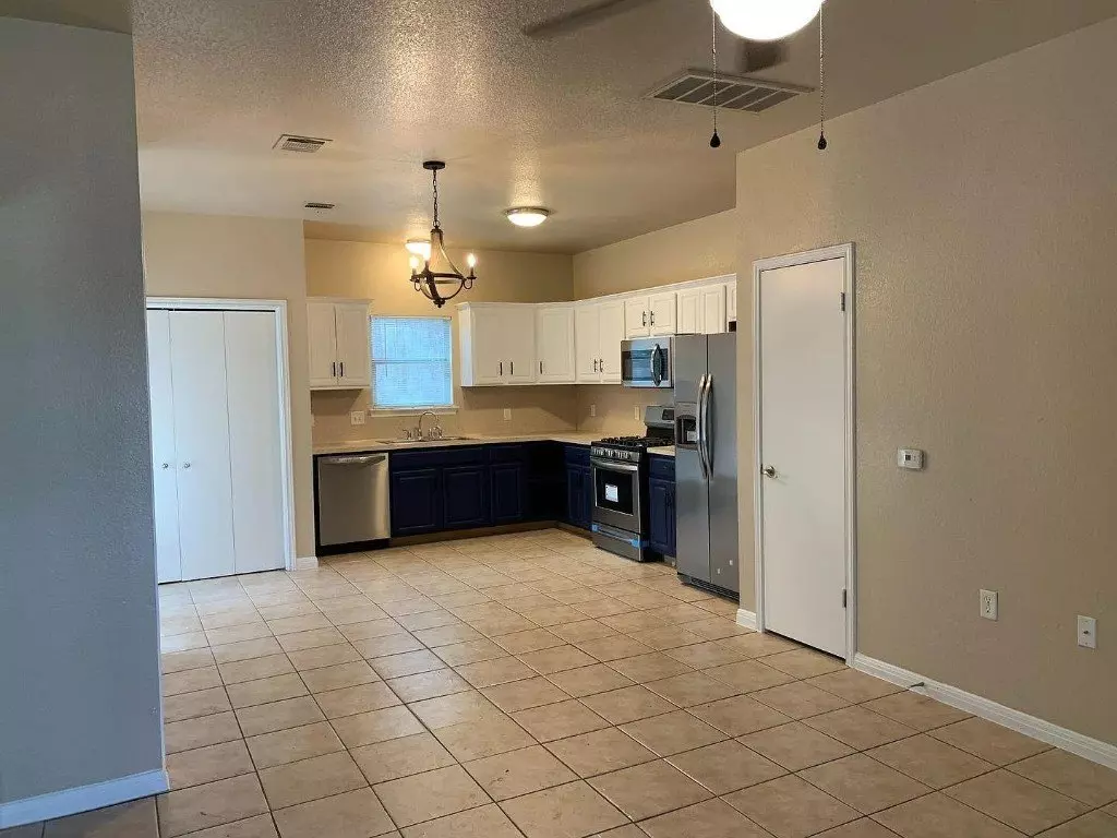 1812 Maple Avenue, Austin, TX 78702 photo 5
