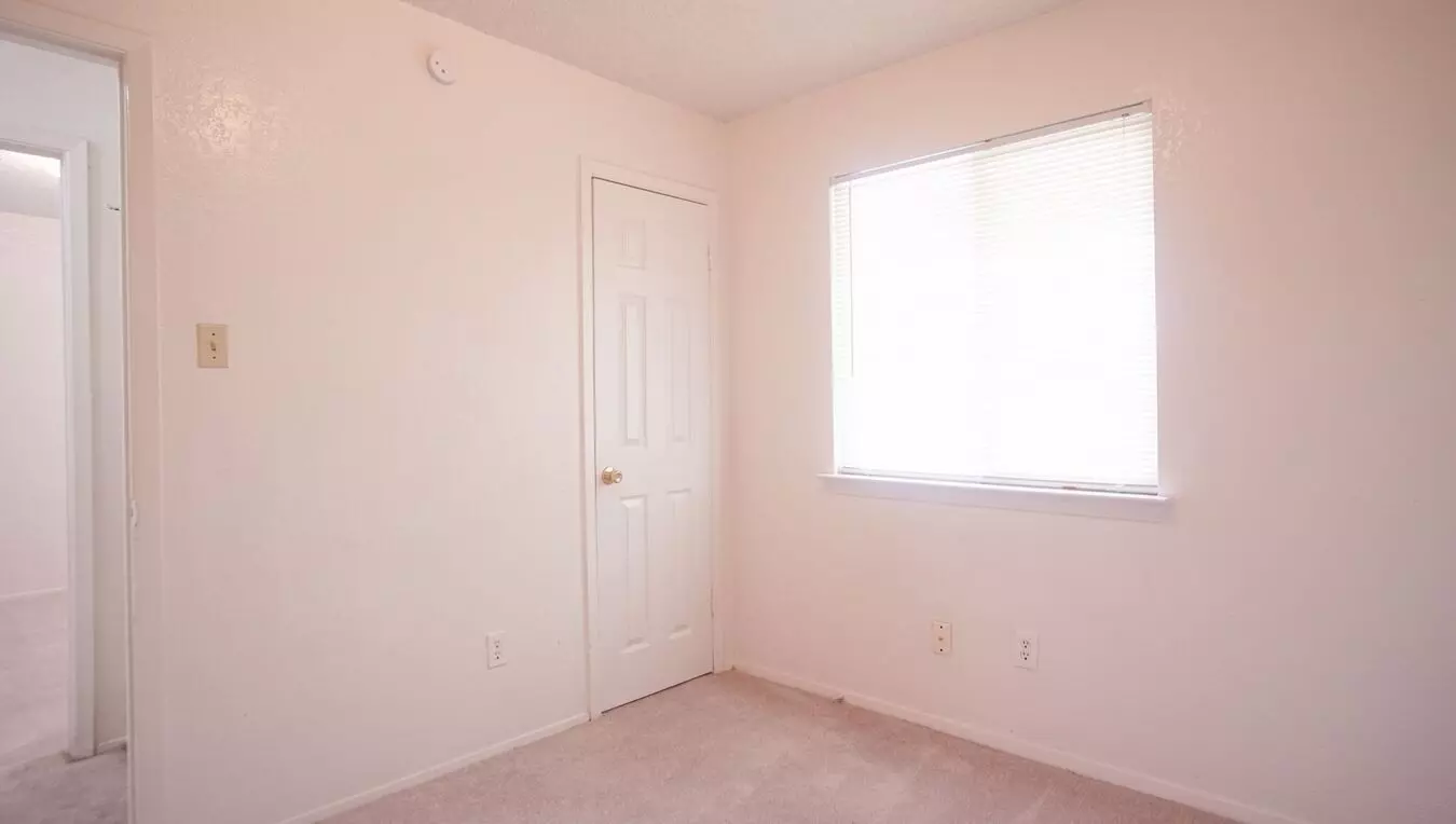 2/1 Apartment In East Austin photo 2