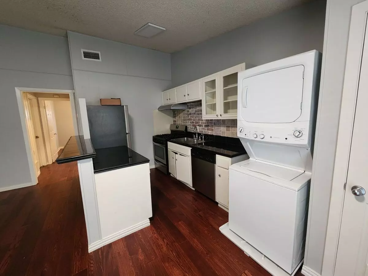 2 Bed In Sought After Hyde Park photo 4