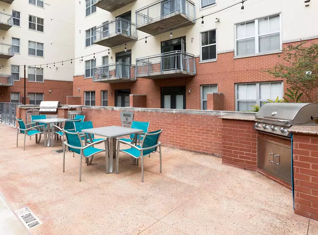 202 Lavaca St photo 3