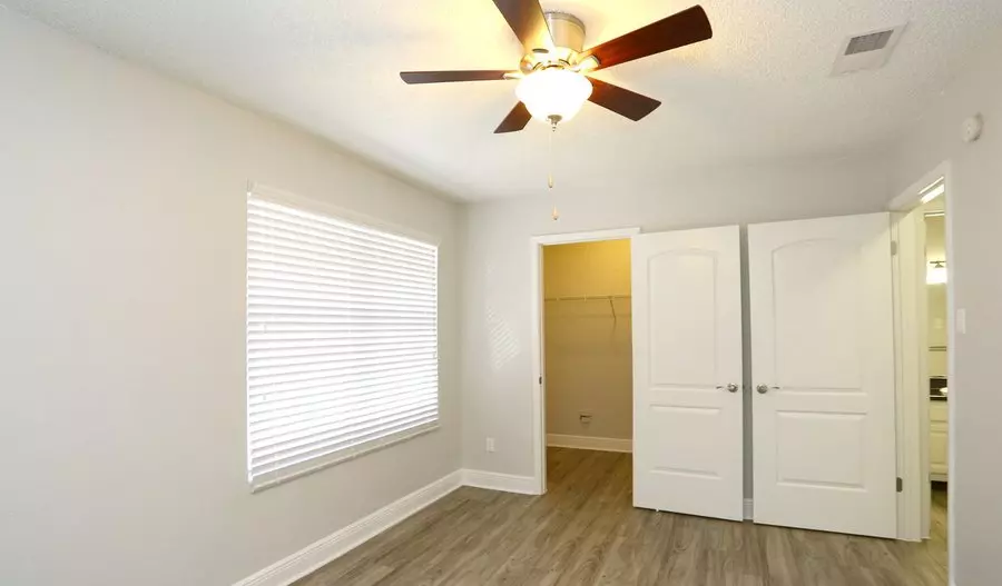2107 West Anderson Lane, Austin, TX 78757 photo 3