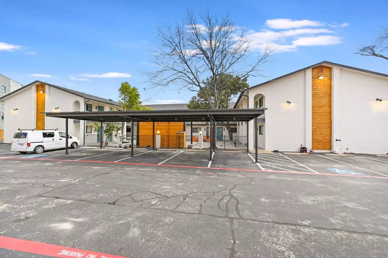 Delta Apartments photo 2