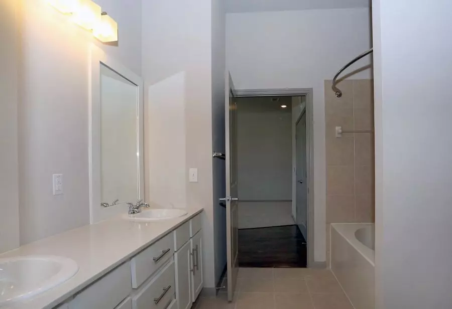 2307 Grove Boulevard, Austin, TX 78741 photo 4