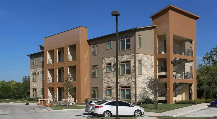 2307 Grove Boulevard, Austin, TX 78741 photo 3
