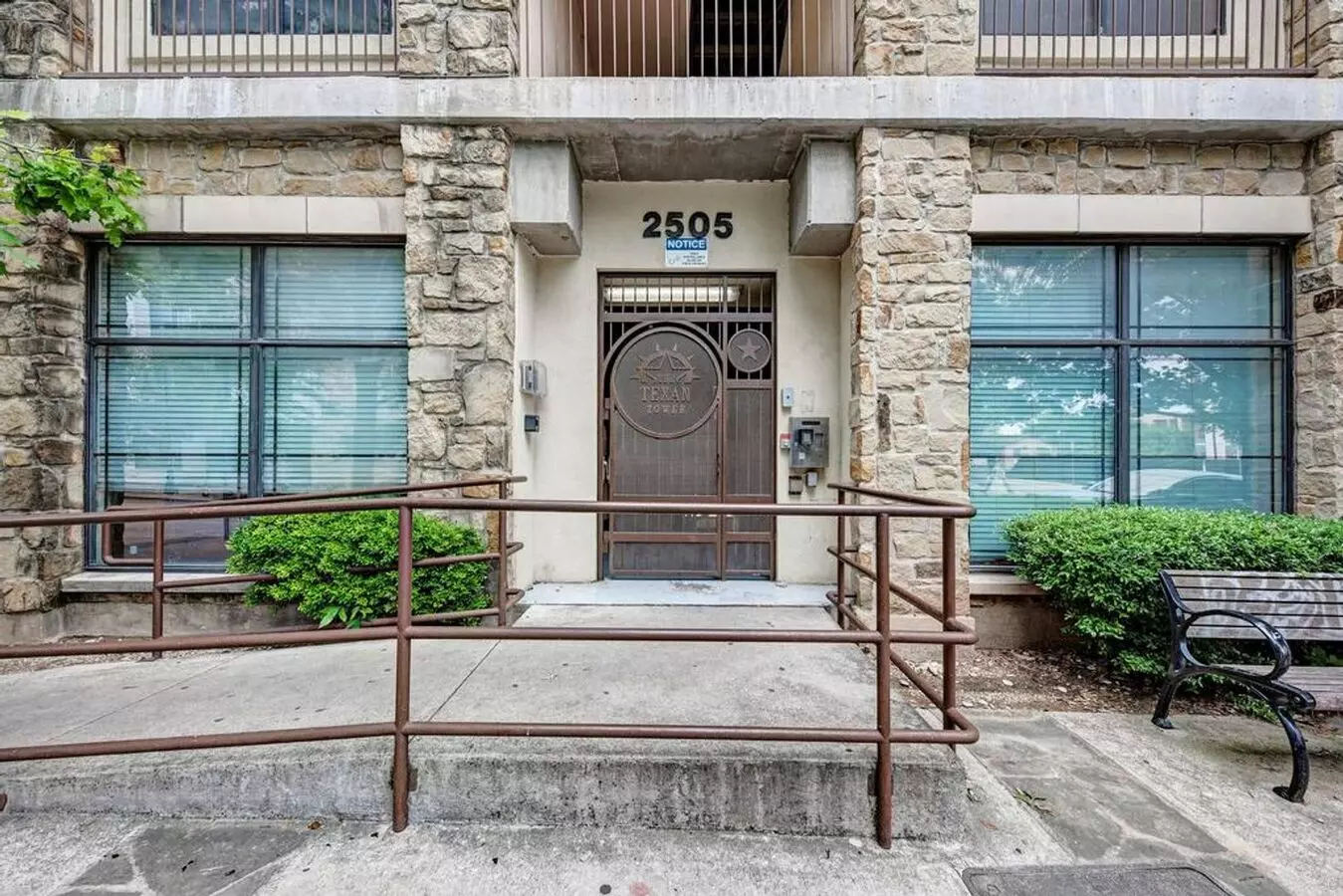 2/2 Condo Near Ut! photo 5