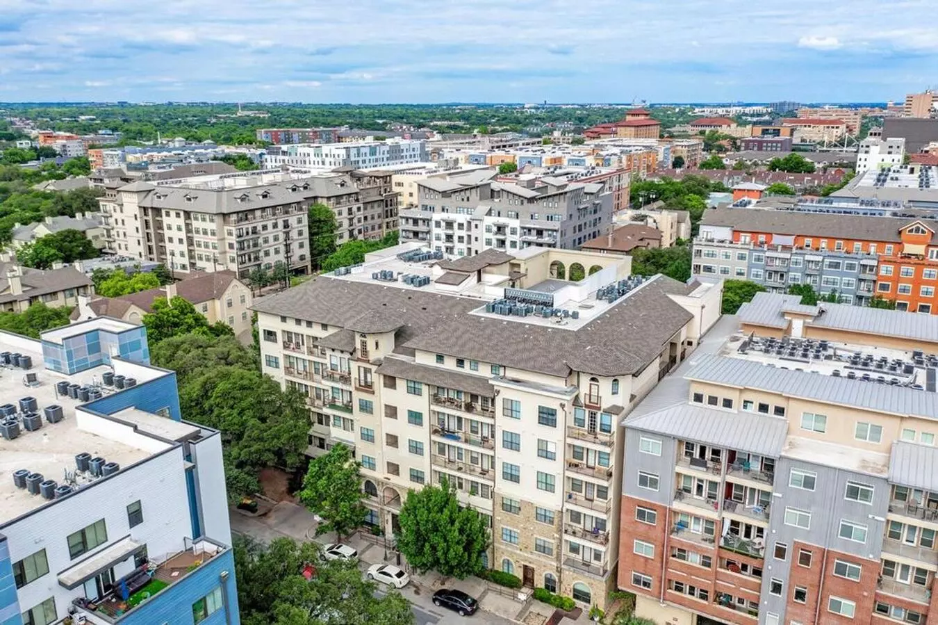 2/2 Condo Near Ut! photo 5