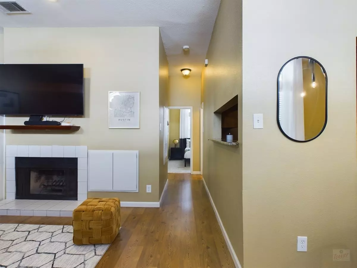 2811 Rio Grande St Apt 204 photo 4