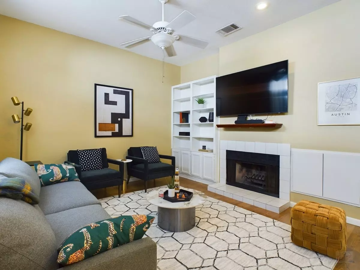2811 Rio Grande St Apt 204 photo 3
