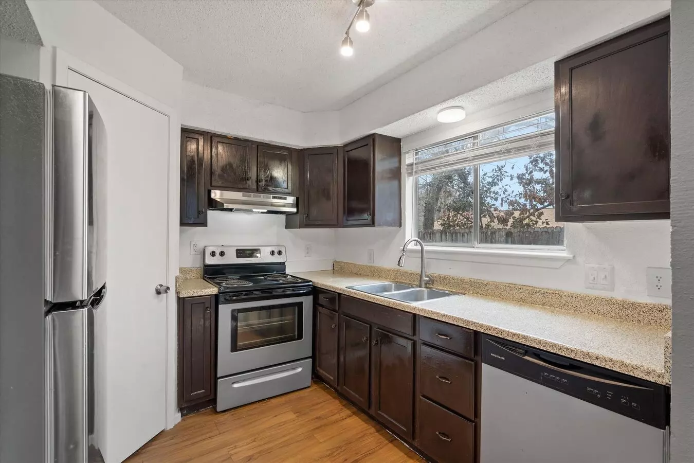 Sola Flats Apartments photo 2