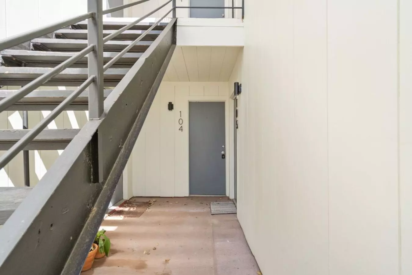 4105 Speedway, Unit 205 photo 2