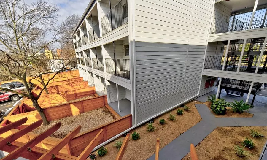 415 West 38th Street, Austin, TX 78705 photo 4