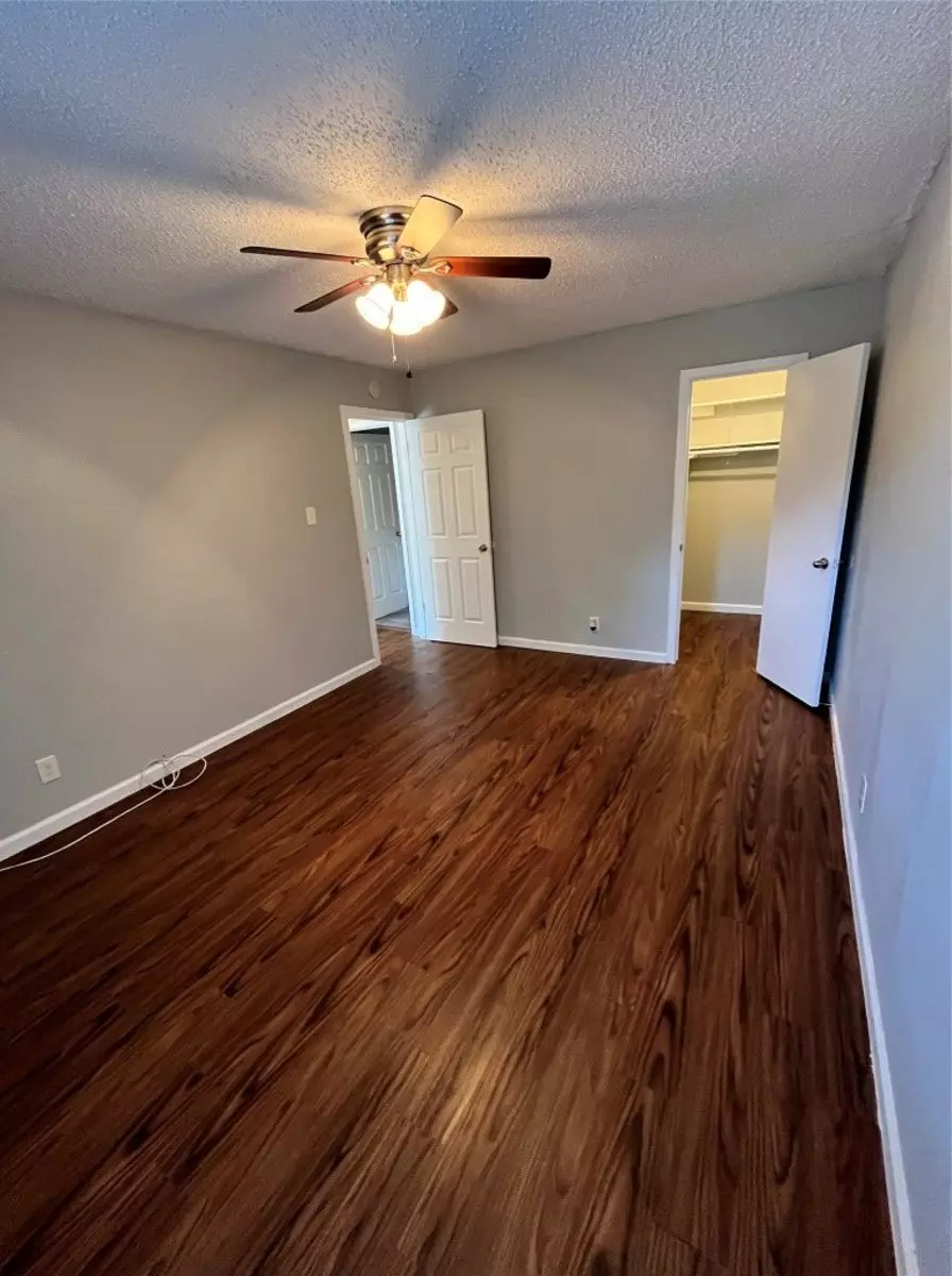 4906 West Gate Blvd photo 2