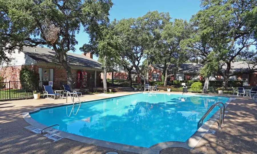 506 East Anderson Lane, Austin, TX 78752 photo 3