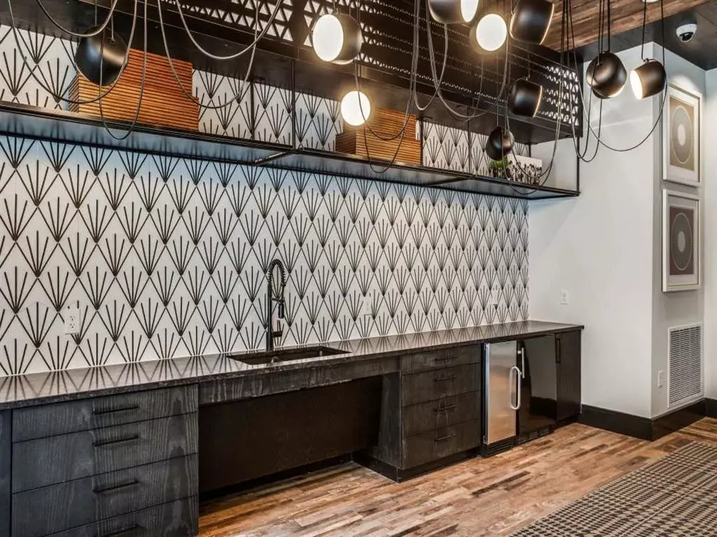 5628 North Lamar Boulevard, Austin, TX 78751 photo 2