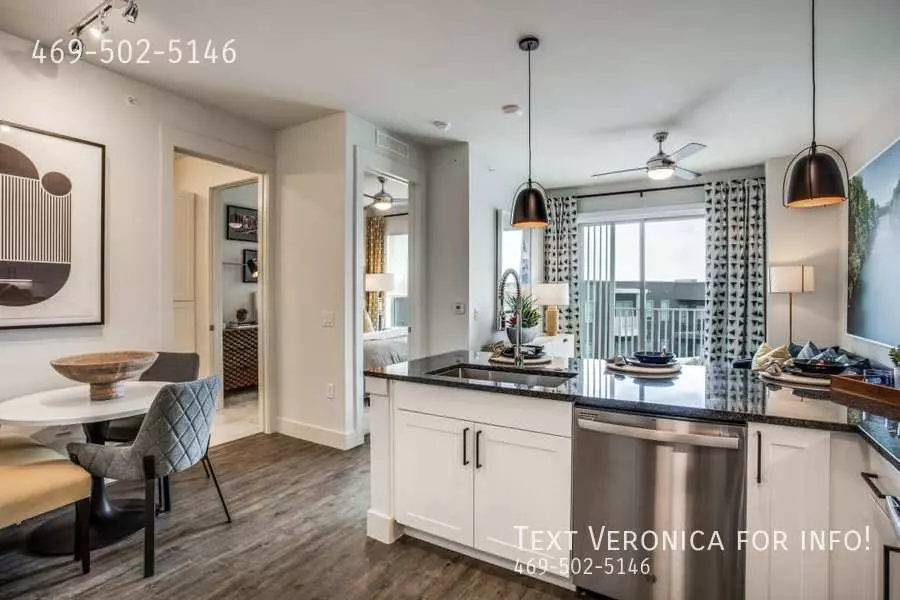 5692 North Lamar Boulevard, Austin, TX 78751 photo 2