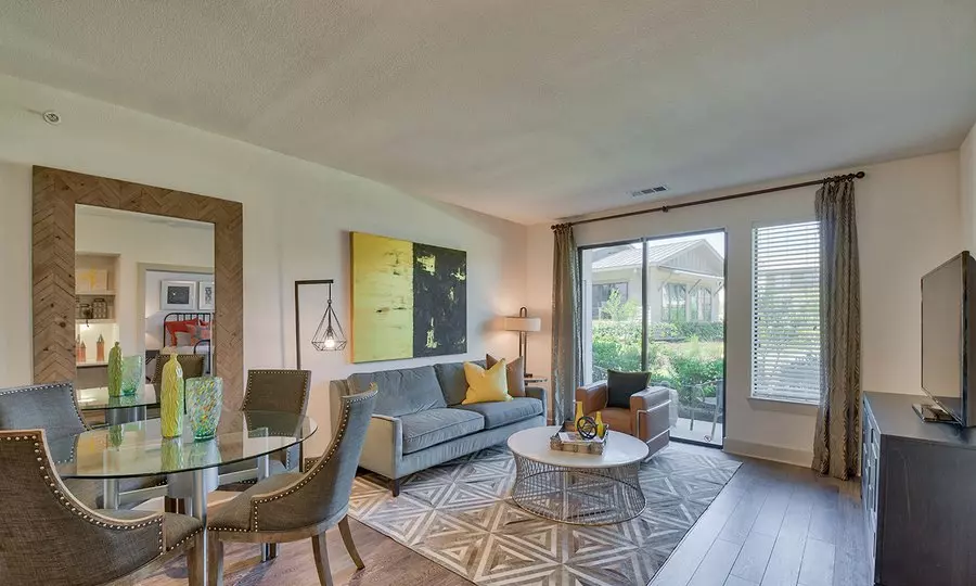 6607 Rialto Boulevard, Austin, TX 78735 photo 5