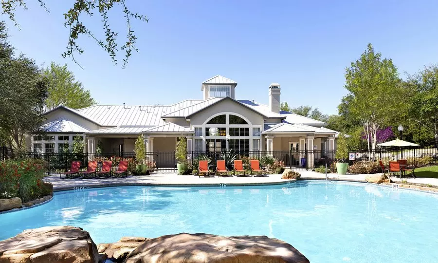 6642 West William Cannon Drive, Austin, TX 78735 photo 3