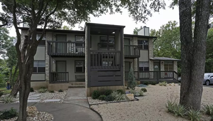 6707 Silvermine Drive, Austin, TX 78736 photo 4