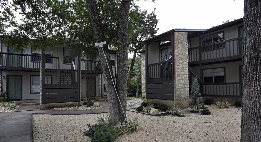 6707 Silvermine Drive, Austin, TX 78736 photo 3