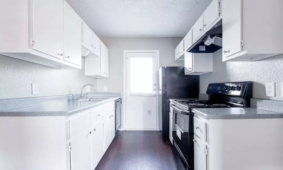 6818 South Congress Avenue, Austin, TX 78745 photo 2