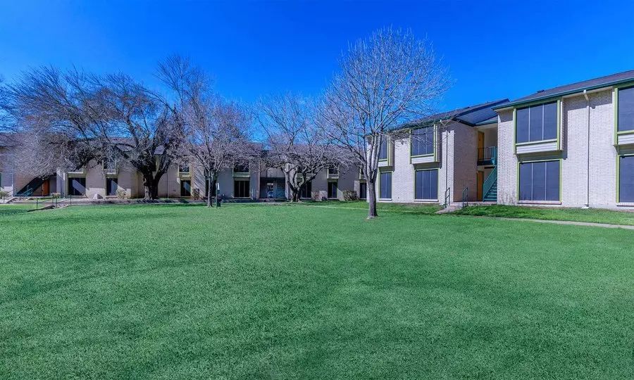 7 Southridge Drive, Austin, TX 78704 photo 2