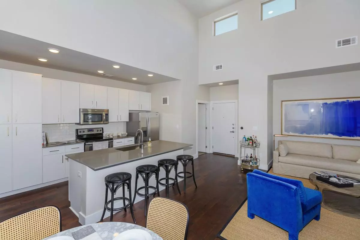 7620 Tecoma Circle, Austin, TX 78735 photo 3