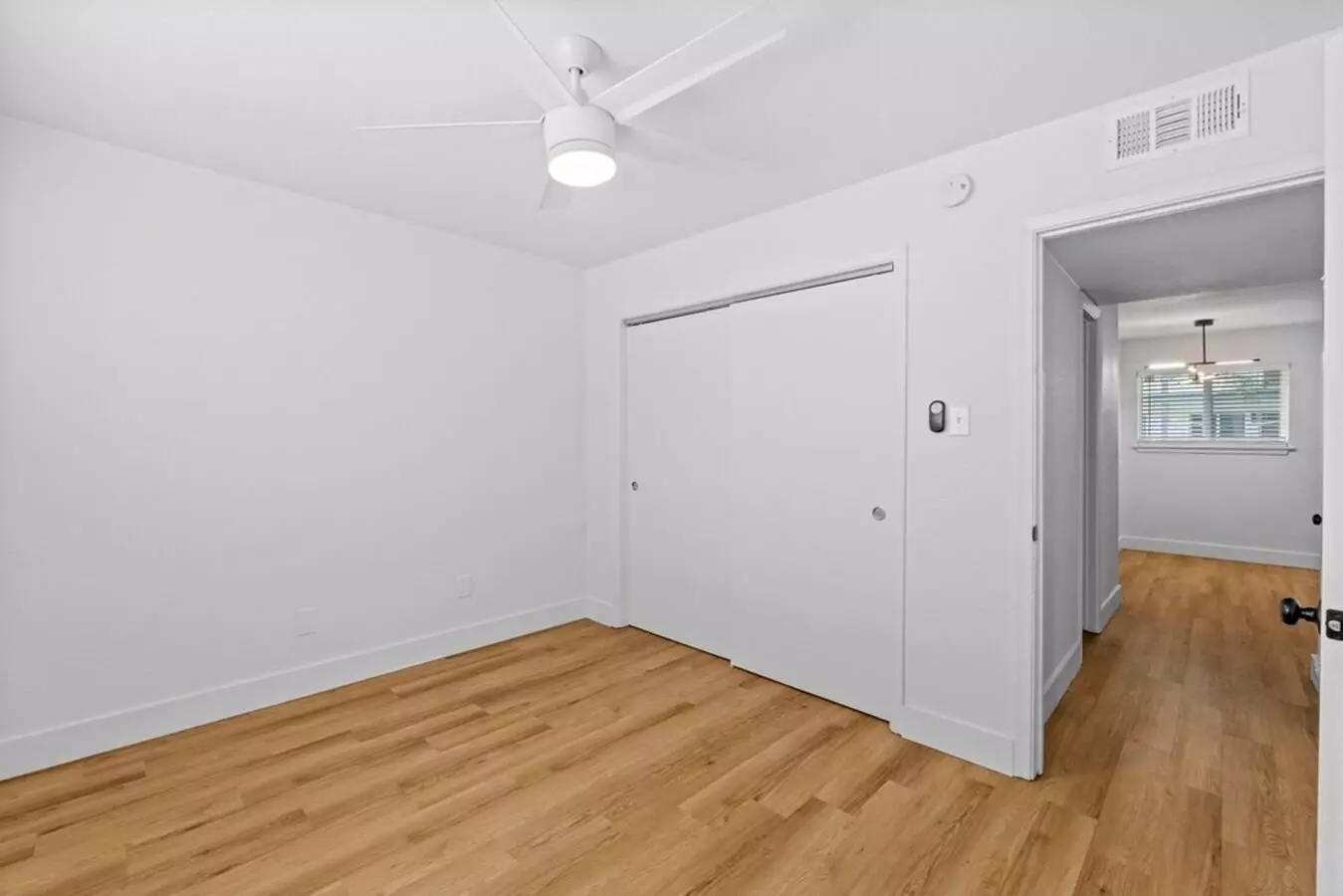 CrestHaus Apartments, LLC photo 4