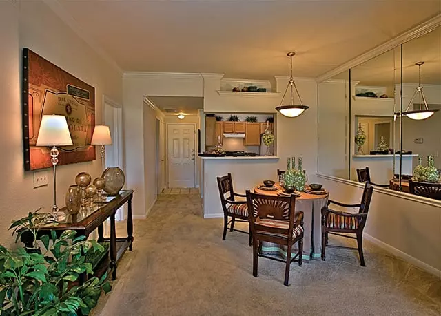 801 West 38th Street, Austin, TX 78705 photo 3