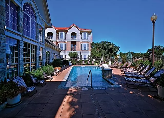801 West 38th Street, Austin, TX 78705 photo 4