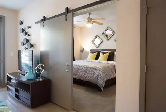 810 West Saint John's Avenue, Austin, TX 78752 photo 3
