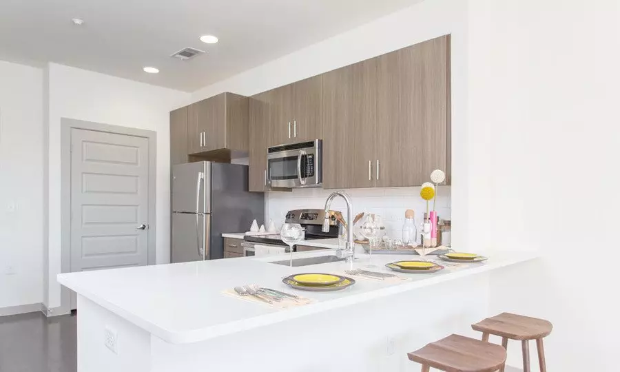 912 South Lamar Boulevard, Austin, TX 78704 photo 2