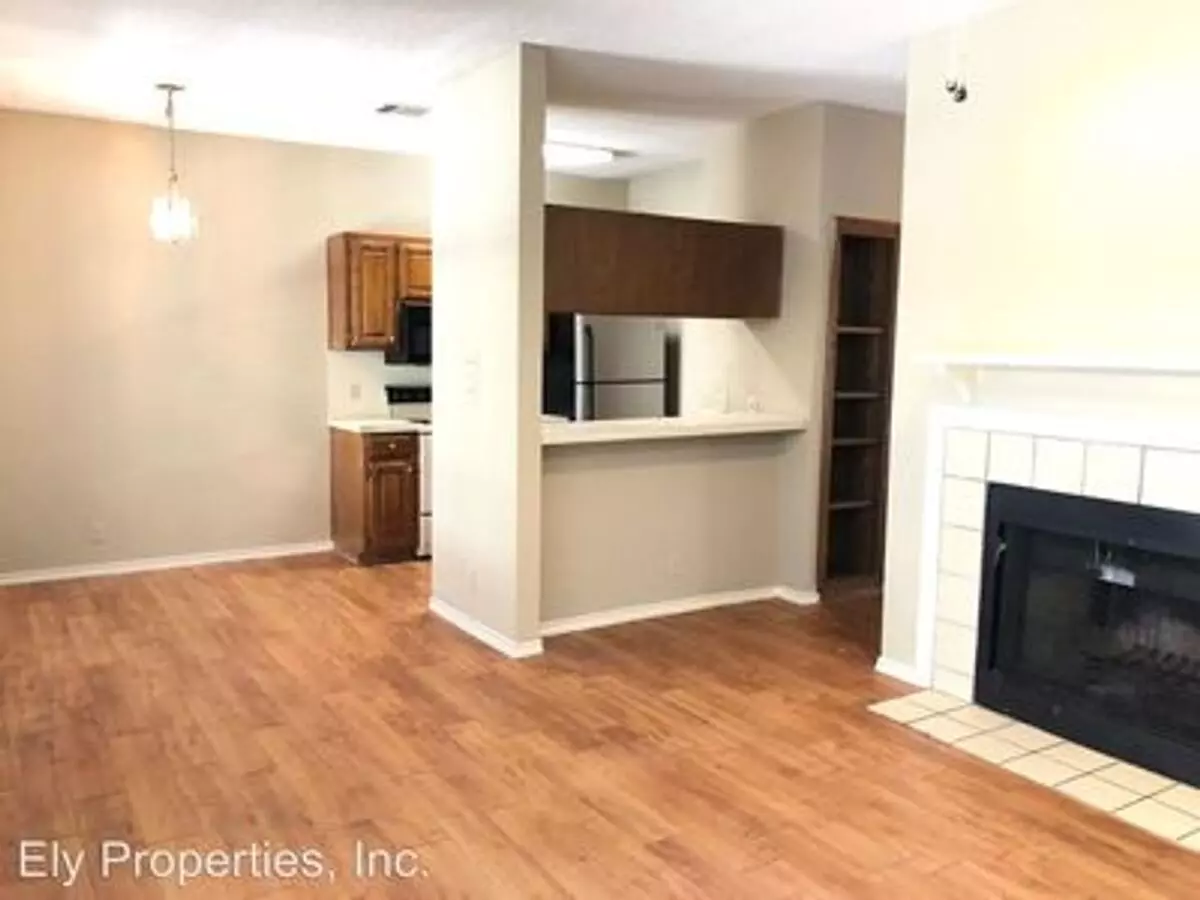 914 W 26th #106 photo 3